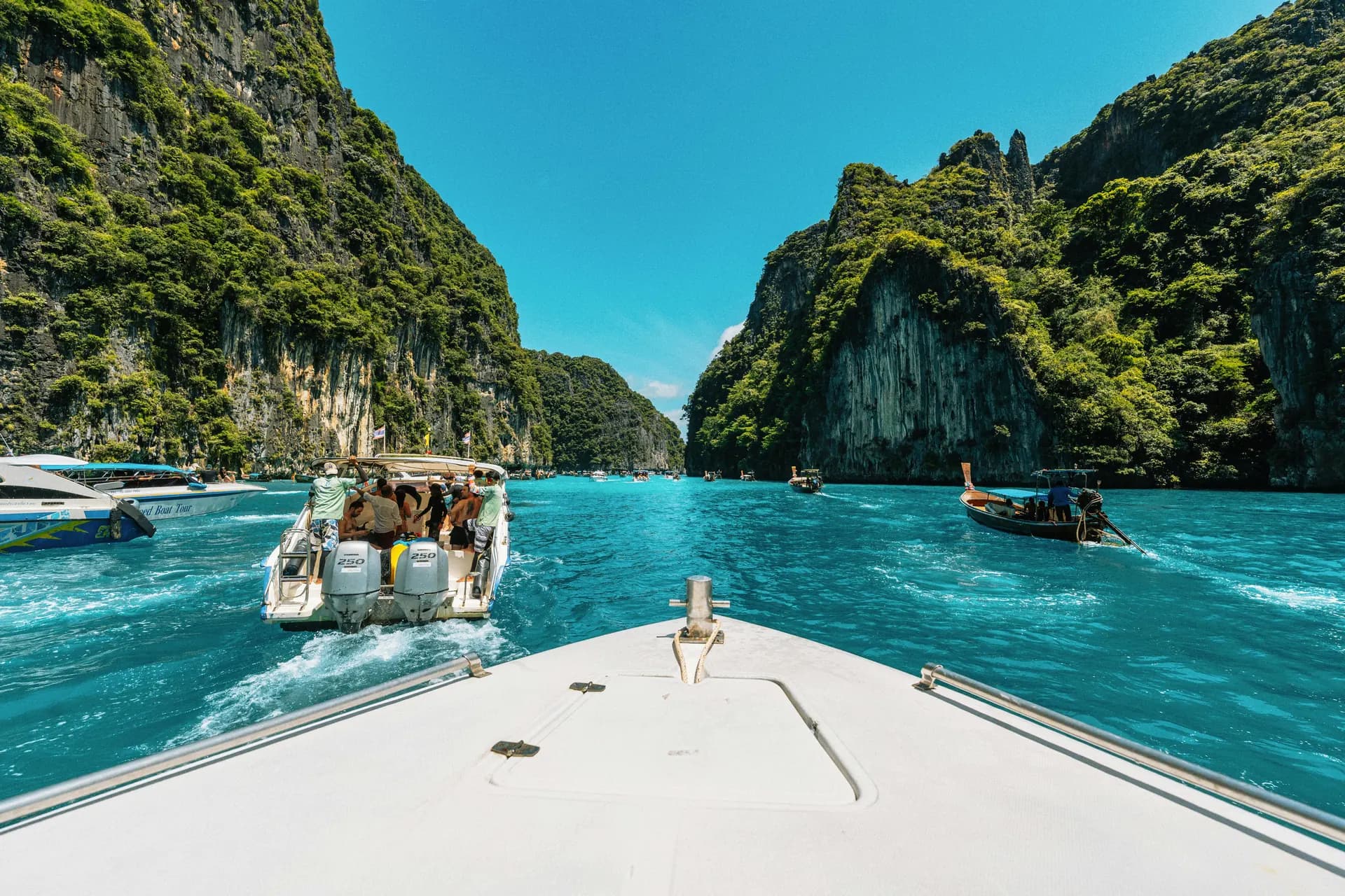 Saída pelas ilhas Phi Phi